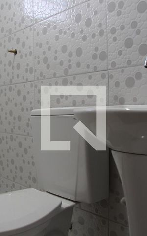 Casa para alugar com 80m², 2 quartos e sem vagaBanheiro social 