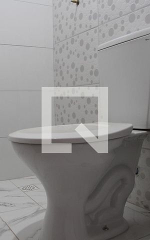 Casa para alugar com 80m², 2 quartos e sem vagaBanheiro social 