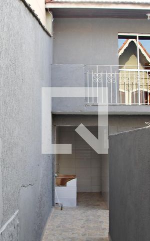 Casa para alugar com 80m², 2 quartos e sem vagaFcahda da casa 