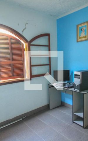 Casa à venda com 258m², 4 quartos e 4 vagas Casa à venda com 258m², 4 quartos e 4 vagasQuarto 3