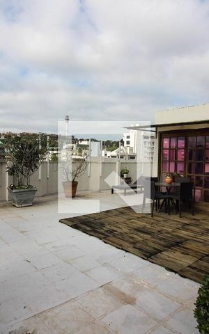 Apartamento à venda com 330m², 4 quartos e 2 vagas Apartamento à venda com 330m², 4 quartos e 2 vagasTerraço