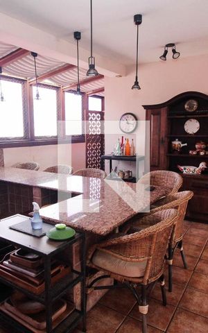 Apartamento à venda com 330m², 4 quartos e 2 vagas Apartamento à venda com 330m², 4 quartos e 2 vagasVaranda