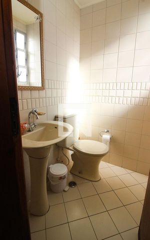 Apartamento à venda com 330m², 4 quartos e 2 vagas Apartamento à venda com 330m², 4 quartos e 2 vagasLavabo 1