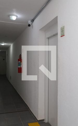 Apartamento para alugar com 49m², 2 quartos e sem vagaÁrea comum - Saguão do andar