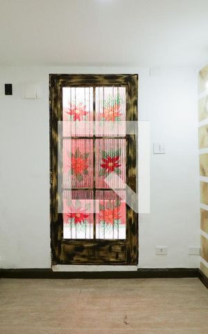 Casa à venda com 40m², 1 quarto e sem vagaSala