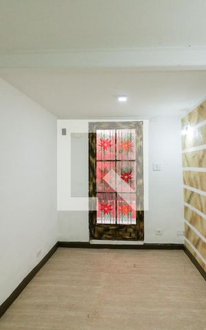 Casa à venda com 40m², 1 quarto e sem vagaSala