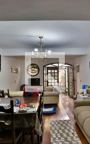 Casa à venda com 180m², 4 quartos e 1 vaga Casa à venda com 180m², 4 quartos e 1 vagaSala