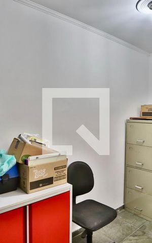 Casa à venda com 180m², 4 quartos e 1 vaga Casa à venda com 180m², 4 quartos e 1 vagaQuarto de Serviço