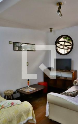 Casa à venda com 180m², 4 quartos e 1 vaga Casa à venda com 180m², 4 quartos e 1 vagaSala