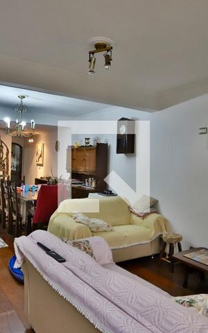 Casa à venda com 180m², 4 quartos e 1 vaga Casa à venda com 180m², 4 quartos e 1 vagaSala