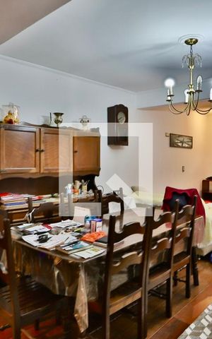 Casa à venda com 180m², 4 quartos e 1 vaga Casa à venda com 180m², 4 quartos e 1 vagaSala