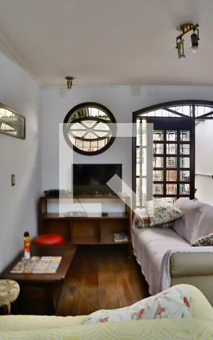 Casa à venda com 180m², 4 quartos e 1 vaga Casa à venda com 180m², 4 quartos e 1 vagaSala