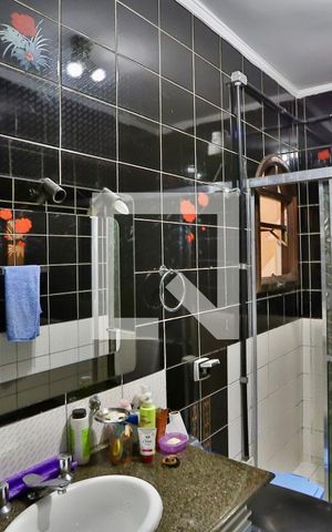 Casa à venda com 180m², 4 quartos e 1 vaga Casa à venda com 180m², 4 quartos e 1 vagaBanheiro