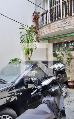 Casa à venda com 180m², 4 quartos e 1 vaga Casa à venda com 180m², 4 quartos e 1 vagaGaragem