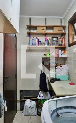 Casa à venda com 180m², 4 quartos e 1 vaga Casa à venda com 180m², 4 quartos e 1 vagaLavanderia