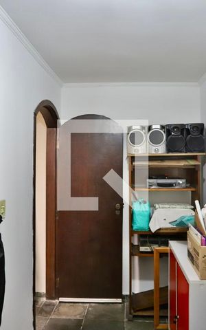 Casa à venda com 180m², 4 quartos e 1 vaga Casa à venda com 180m², 4 quartos e 1 vagaQuarto de Serviço