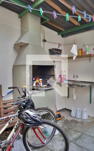 Casa à venda com 180m², 4 quartos e 1 vaga Casa à venda com 180m², 4 quartos e 1 vagaChurrasqueira