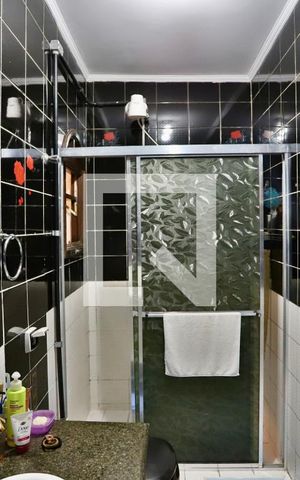 Casa à venda com 180m², 4 quartos e 1 vaga Casa à venda com 180m², 4 quartos e 1 vagaBanheiro