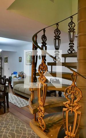 Casa à venda com 180m², 4 quartos e 1 vaga Casa à venda com 180m², 4 quartos e 1 vagaSala