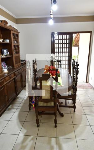 Casa à venda com 202m², 3 quartos e 4 vagasSala