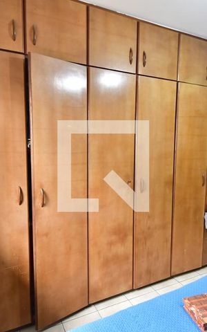 Casa à venda com 202m², 3 quartos e 4 vagasQuarto 3 - Suíte Armários