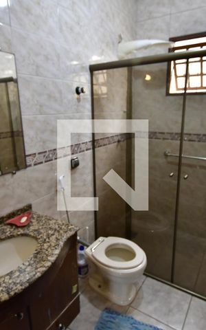 Casa à venda com 202m², 3 quartos e 4 vagasBanheiro