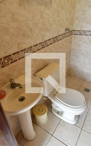 Casa à venda com 202m², 3 quartos e 4 vagasBanheiro de serviço