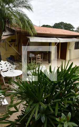 Casa à venda com 202m², 3 quartos e 4 vagasBanheiro Suíte - Vista