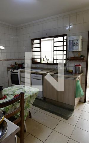 Casa à venda com 202m², 3 quartos e 4 vagasCozinha