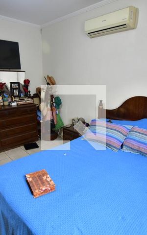 Casa à venda com 202m², 3 quartos e 4 vagasQuarto 3 - Suíte