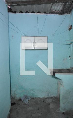 Casa à venda com 70m², 2 quartos e sem vagaArea de serviço