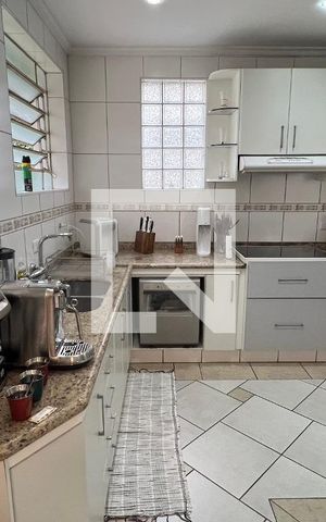 Casa à venda com 330m², 3 quartos e 3 vagas Casa à venda com 330m², 3 quartos e 3 vagasCozinha