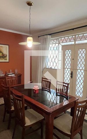Casa à venda com 330m², 3 quartos e 3 vagas Casa à venda com 330m², 3 quartos e 3 vagasSala de Jantar