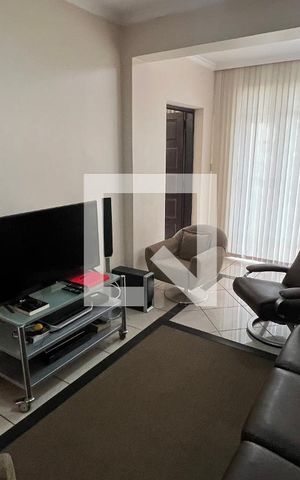 Casa à venda com 330m², 3 quartos e 3 vagas Casa à venda com 330m², 3 quartos e 3 vagasSala de TV