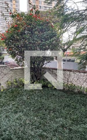Casa à venda com 330m², 3 quartos e 3 vagas Casa à venda com 330m², 3 quartos e 3 vagasQuintal