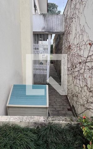 Casa à venda com 330m², 3 quartos e 3 vagas Casa à venda com 330m², 3 quartos e 3 vagasCanil