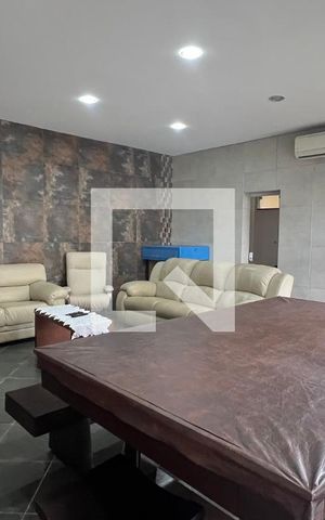 Casa à venda com 330m², 3 quartos e 3 vagas Casa à venda com 330m², 3 quartos e 3 vagasÁrea comum
