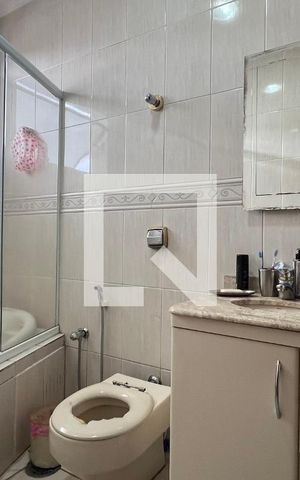 Casa à venda com 330m², 3 quartos e 3 vagas Casa à venda com 330m², 3 quartos e 3 vagasBanheiro