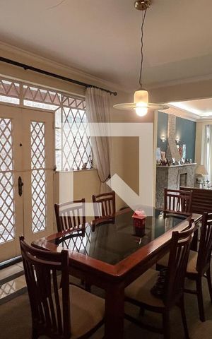 Casa à venda com 330m², 3 quartos e 3 vagas Casa à venda com 330m², 3 quartos e 3 vagasSala de Jantar