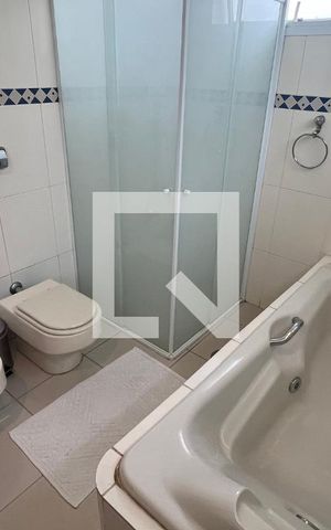 Casa à venda com 330m², 3 quartos e 3 vagas Casa à venda com 330m², 3 quartos e 3 vagasBanheiro da Suíte