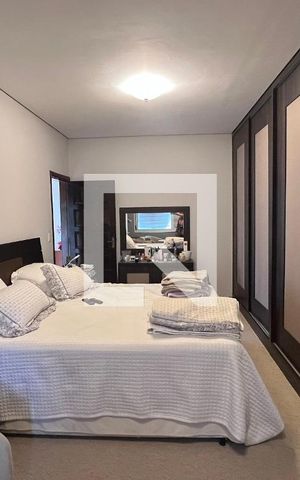 Casa à venda com 330m², 3 quartos e 3 vagas Casa à venda com 330m², 3 quartos e 3 vagasQuarto 1