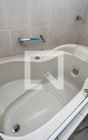 Casa à venda com 330m², 3 quartos e 3 vagas Casa à venda com 330m², 3 quartos e 3 vagasBanheiro