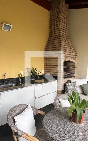 Casa à venda com 330m², 3 quartos e 3 vagas Casa à venda com 330m², 3 quartos e 3 vagasChurrasqueira