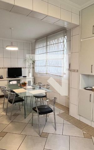 Casa à venda com 330m², 3 quartos e 3 vagas Casa à venda com 330m², 3 quartos e 3 vagasCopa