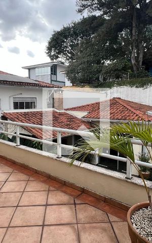 Casa à venda com 330m², 3 quartos e 3 vagas Casa à venda com 330m², 3 quartos e 3 vagasSacada da suite