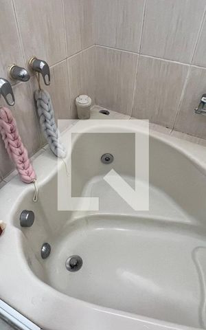 Casa à venda com 330m², 3 quartos e 3 vagas Casa à venda com 330m², 3 quartos e 3 vagasBanheiro