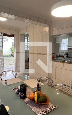 Casa à venda com 330m², 3 quartos e 3 vagas Casa à venda com 330m², 3 quartos e 3 vagasCopa