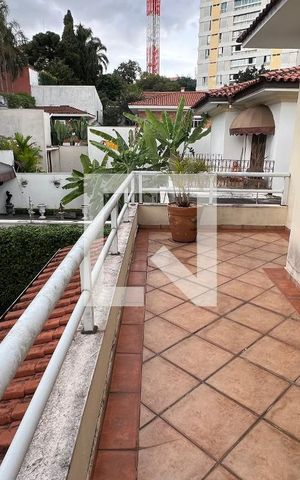 Casa à venda com 330m², 3 quartos e 3 vagas Casa à venda com 330m², 3 quartos e 3 vagasSacada da suite