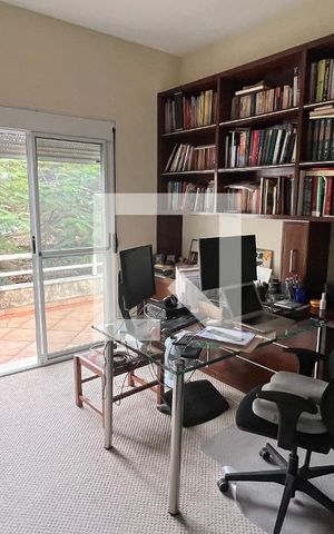 Casa à venda com 330m², 3 quartos e 3 vagas Casa à venda com 330m², 3 quartos e 3 vagasQuarto 2