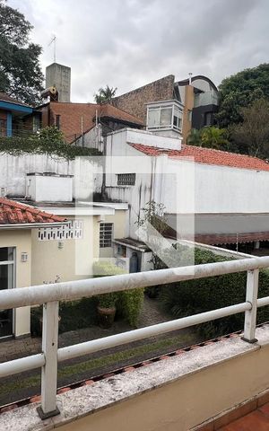 Casa à venda com 330m², 3 quartos e 3 vagas Casa à venda com 330m², 3 quartos e 3 vagasSacada da suite